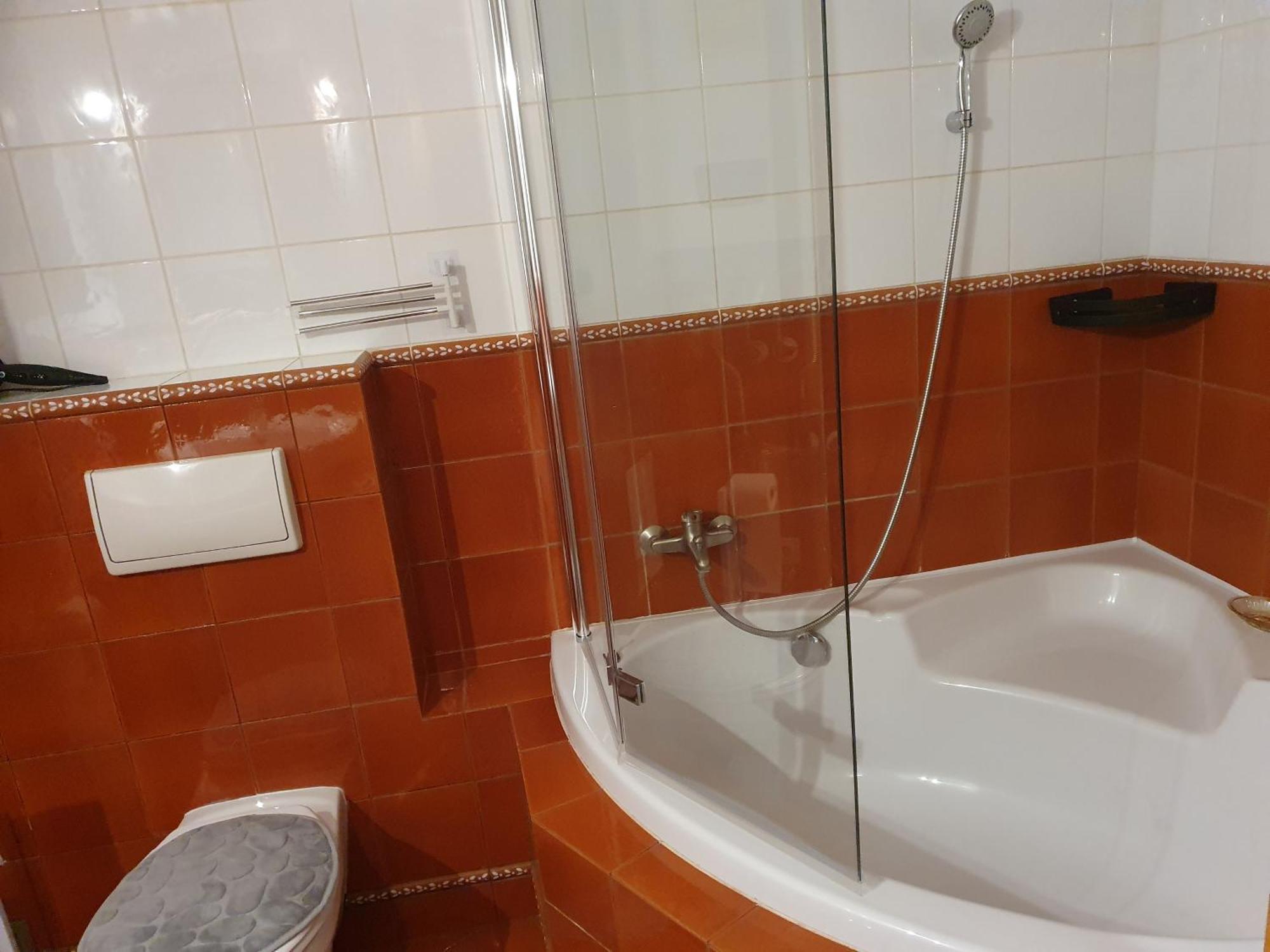 Revesz Apartment โมชนมายารูวาร์ ภายนอก รูปภาพ